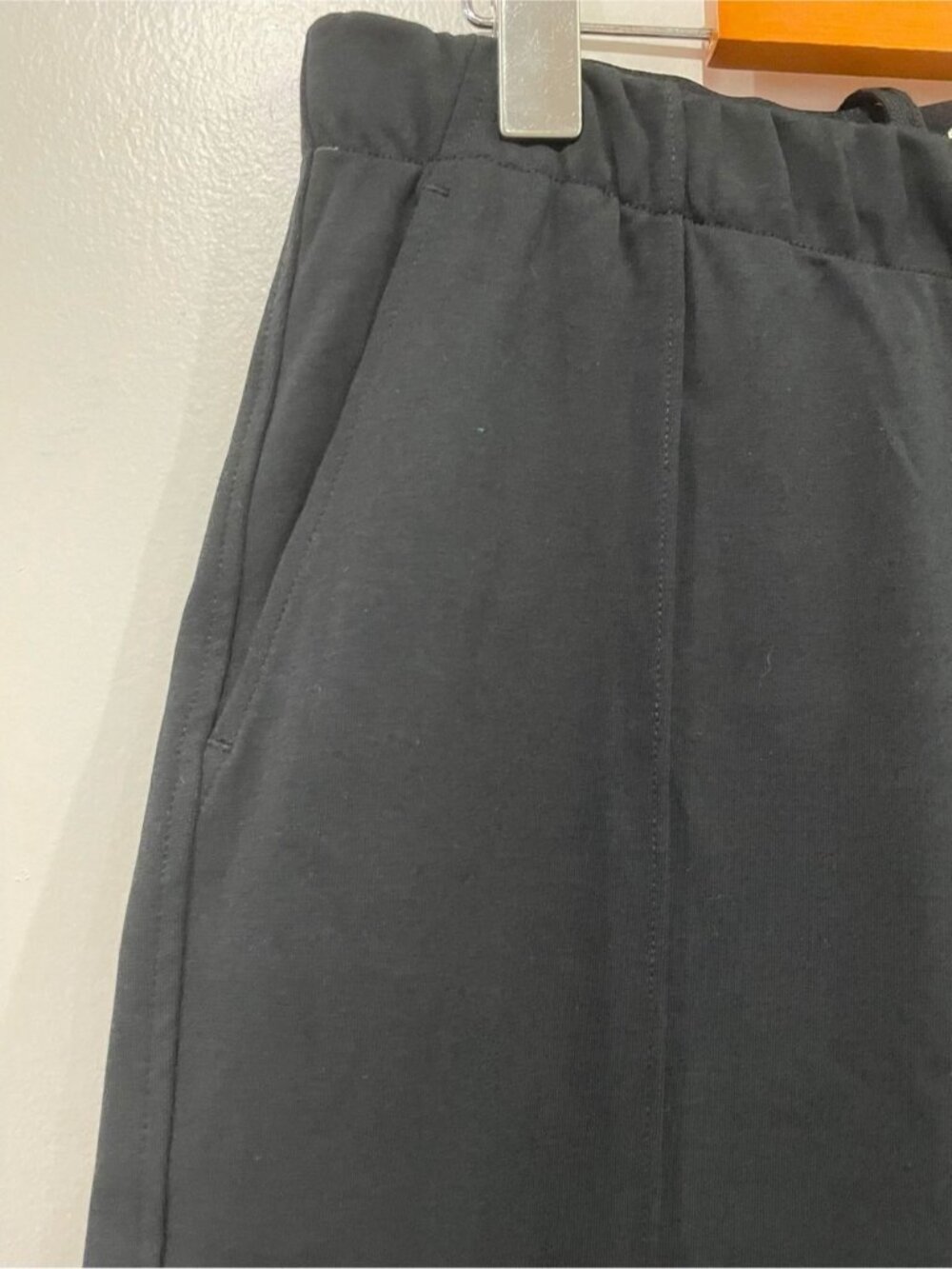 Everlane Black Pull-On Pants – Size M - Picture 7 of 7